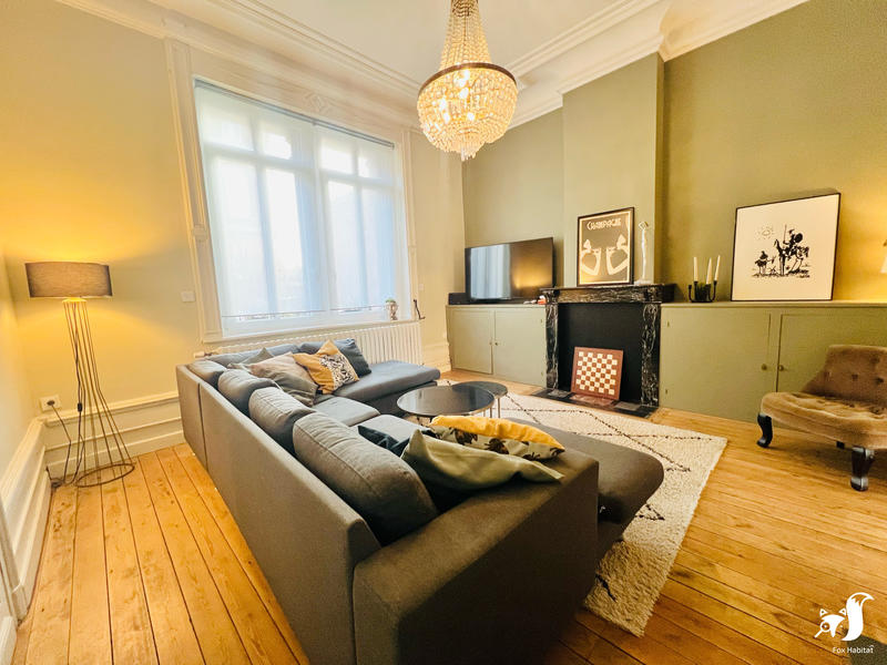 Maison - 275 m² - 8 pièces