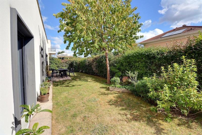 Appartement - 95 m² - 5 pièces