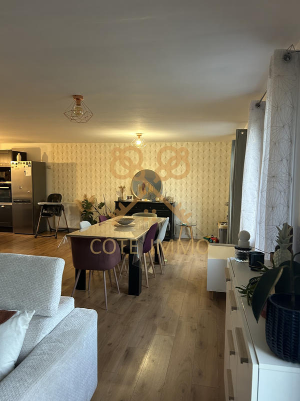 Maison - 95 m² - 5 pièces