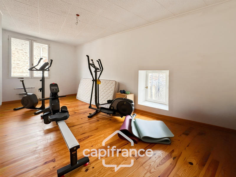 Maison - 197 m² - 9 pièces