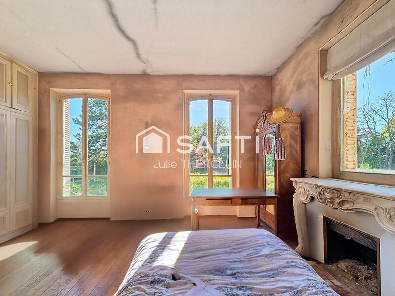 Maison - 270 m² - 10 pièces