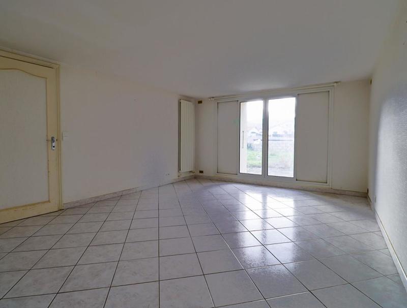 Maison - 241 m² - 9 pièces