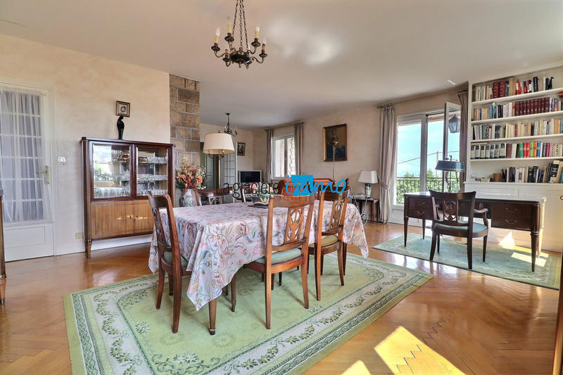 Maison - 222 m² - 9 pièces