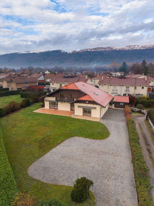 Maison - 230 m² - 7 pièces