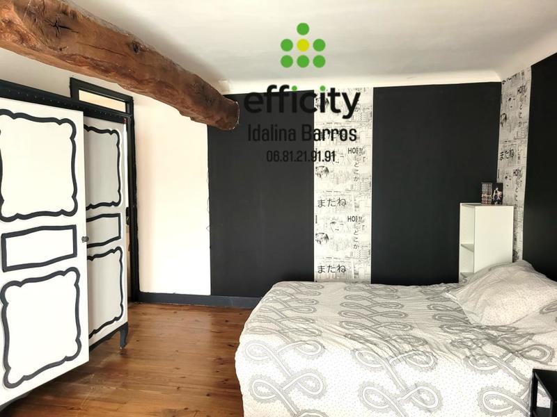 Maison - 275 m² - 10 pièces