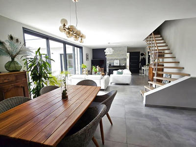 Villa - 145 m² - 6 pièces