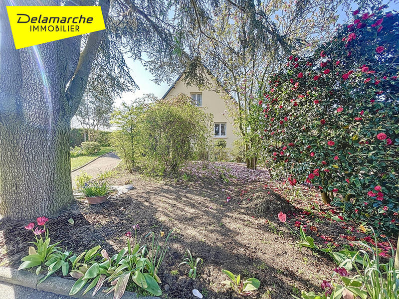 Maison - 242 m² - 9 pièces