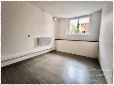 Local d'activité / Entrepôt - 134 m² - 6 pièces