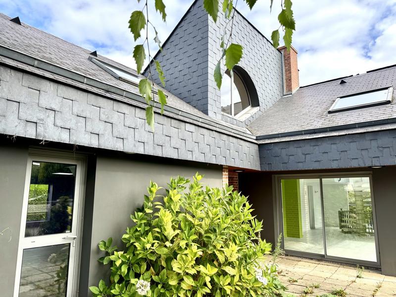 Maison traditionnelle - 361 m² - 8 pièces