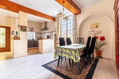 Demeure - 205 m² - 7 pièces