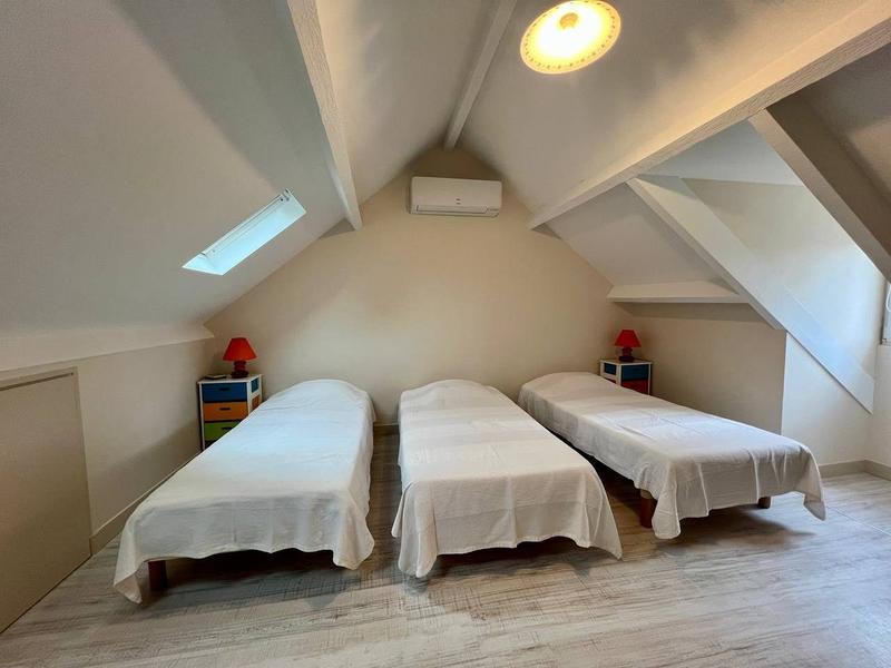 Maison traditionnelle - 286 m² - 13 pièces