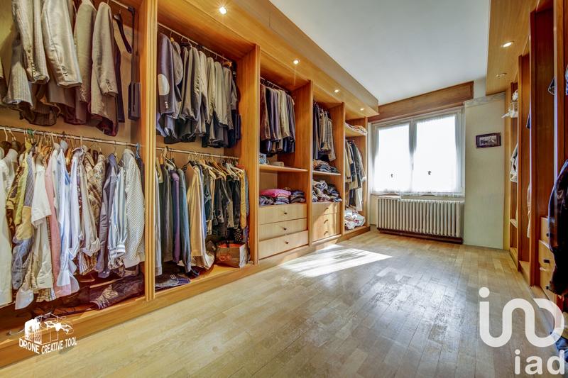 Maison - 444 m² - 12 pièces