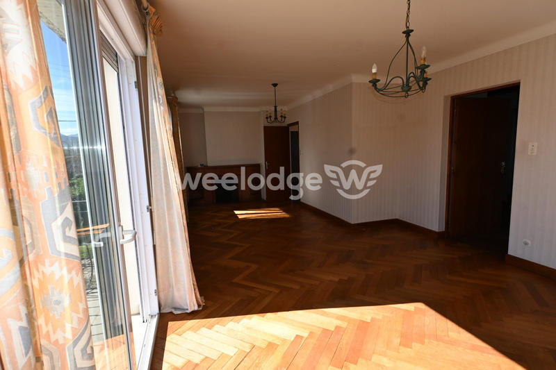 Maison - 123 m² - 10 pièces