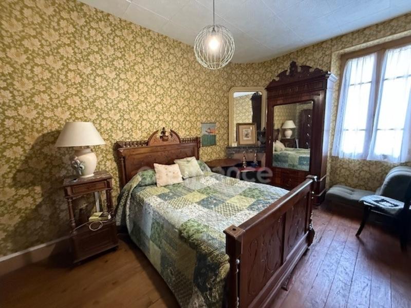 Maison - 185 m² - 10 pièces