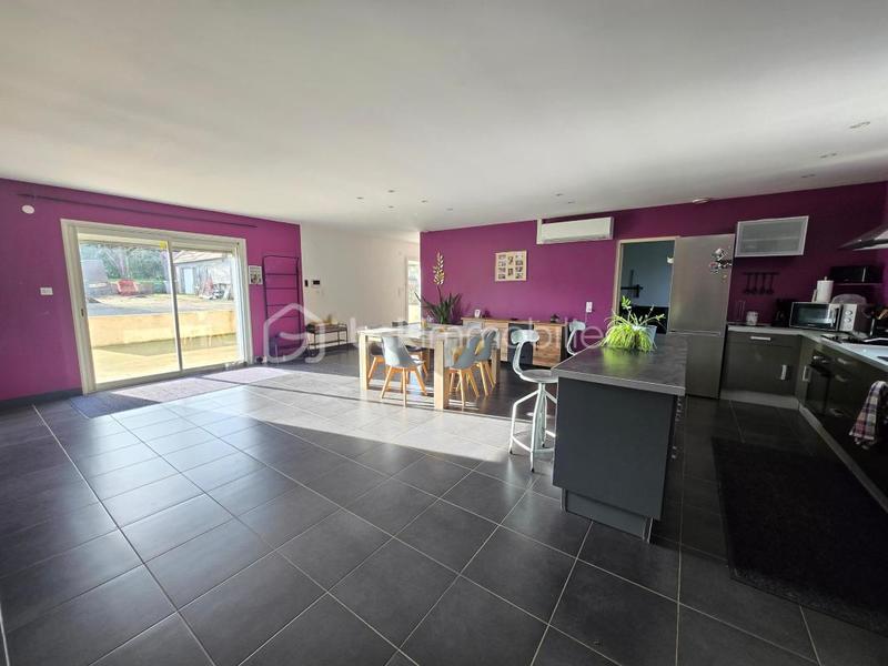 Pavillon - 230 m² - 7 pièces