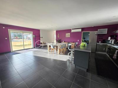 Pavillon - 230 m² - 7 pièces