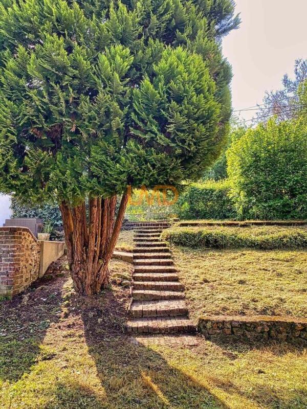 Propriété - 234 m² - 9 pièces