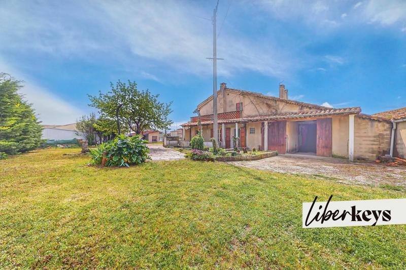 Propriété - 220 m² - 12 pièces