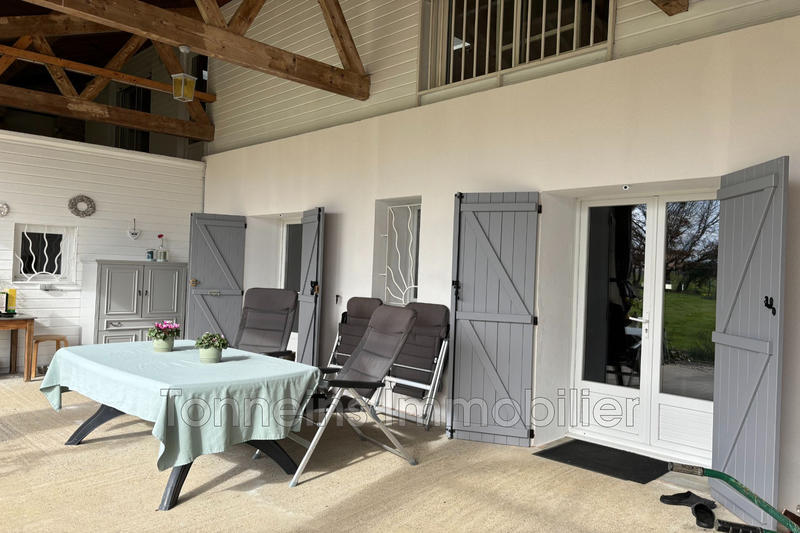 Maison - 375 m² - 8 pièces