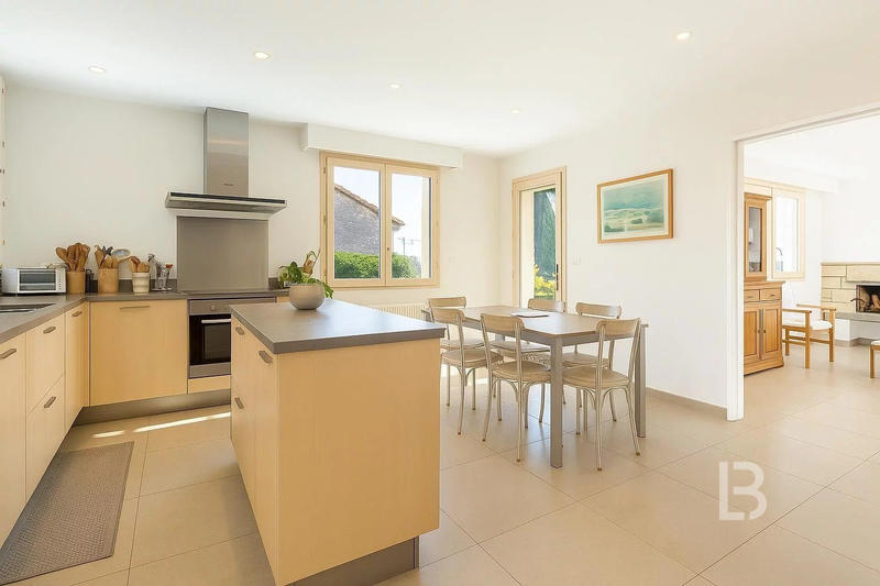 Villa - 180 m² - 6 pièces