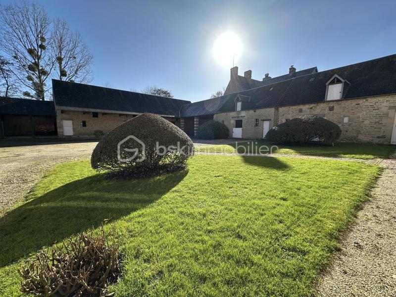 Maison en pierre - 202 m² - 7 pièces