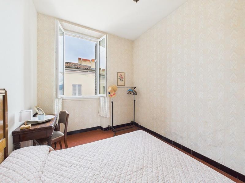 Appartement - 90 m² - 5 pièces