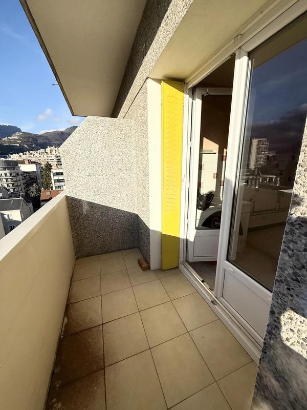 Appartement - 92 m² - 4 pièces
