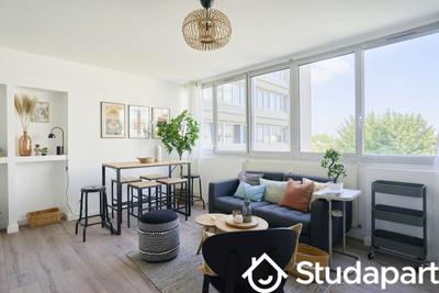 Chambre - 10 m² - 1 pièce