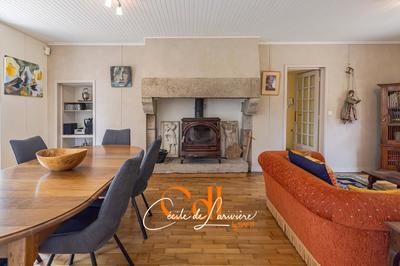 Maison - 223 m² - 8 pièces