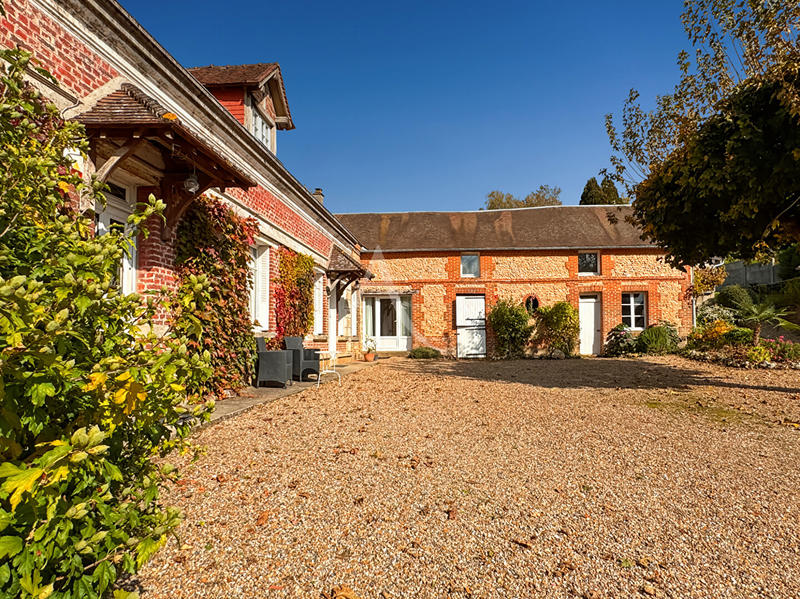 Maison - 261 m² - 11 pièces