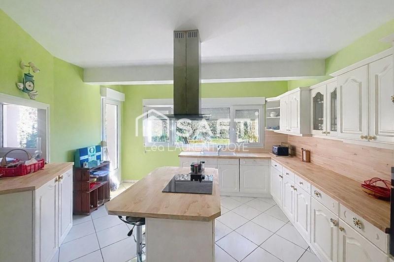 Maison - 230 m² - 8 pièces