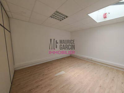 Bureau - 65 m² - 3 pièces