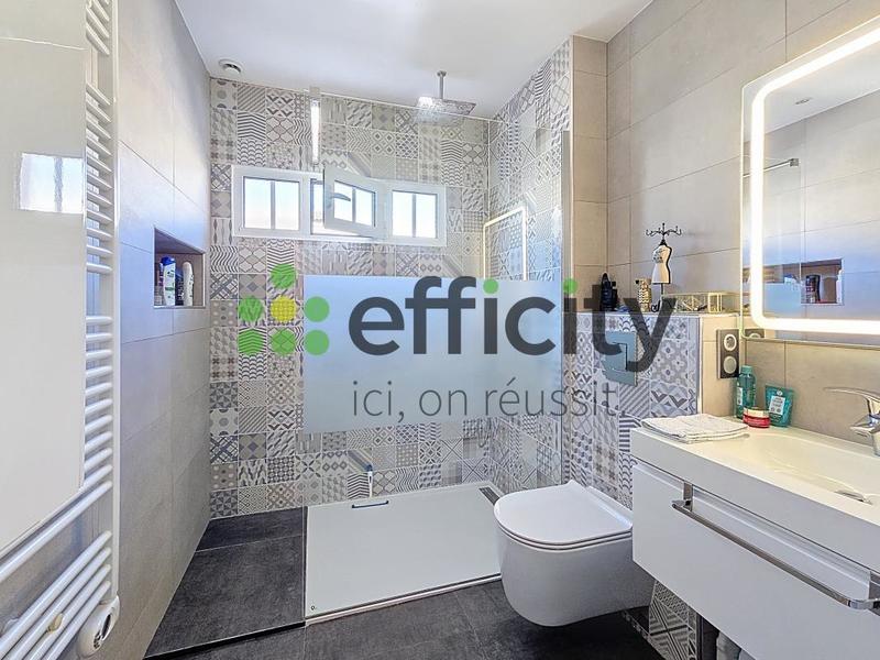 Maison - 94 m² - 5 pièces