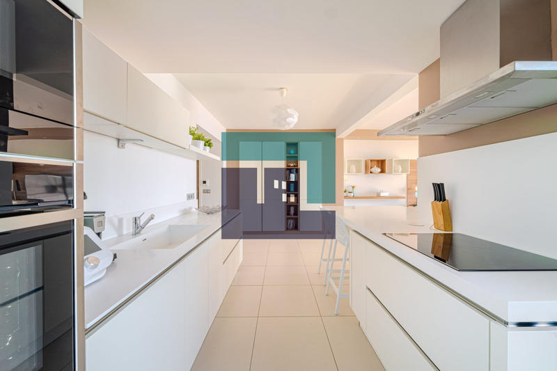 Appartement - 99 m² - 4 pièces