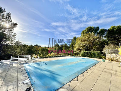 Maison - 233 m² - 5 pièces