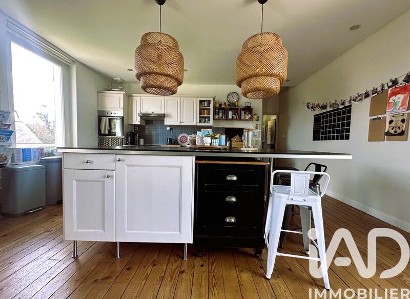 Maison - 210 m² - 7 pièces