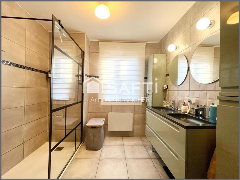 Maison - 121 m² - 6 pièces