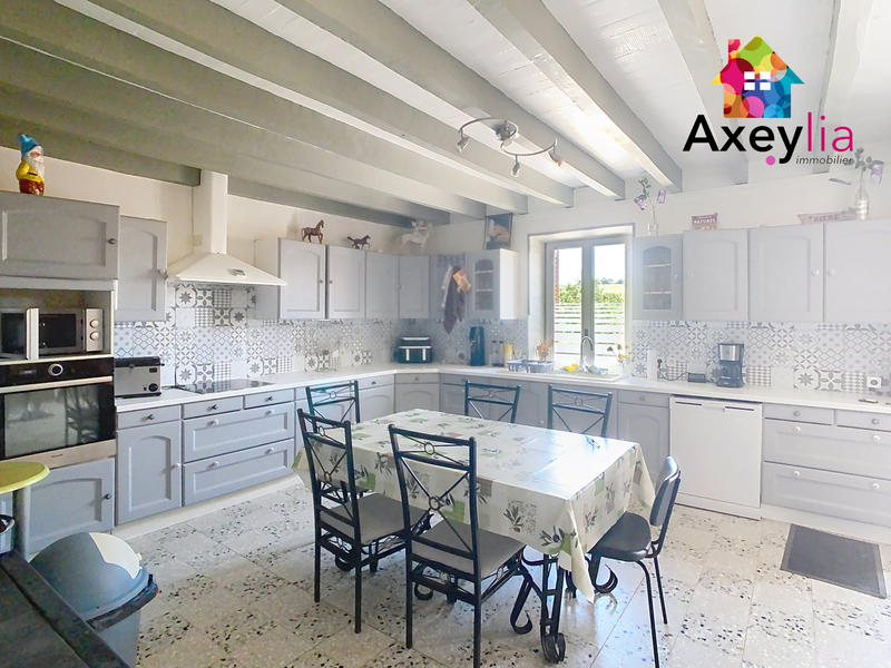 Maison - 257 m² - 7 pièces