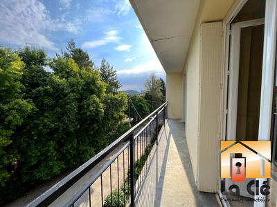 Appartement - 67 m² - 3 pièces