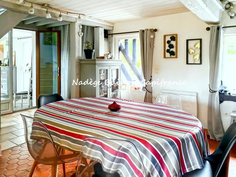 Maison traditionnelle - 140 m² - 7 pièces