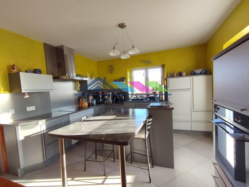 Maison - 130 m² - 10 pièces