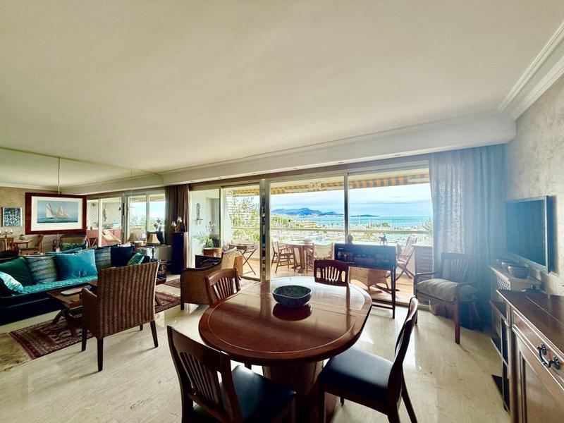 Appartement bourgeois - 82 m² - 3 pièces