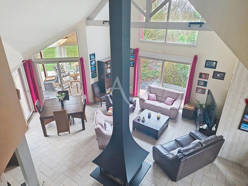 Maison - 215 m² - 7 pièces