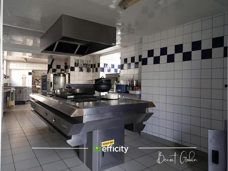 Bureau - 900 m² - 32 pièces