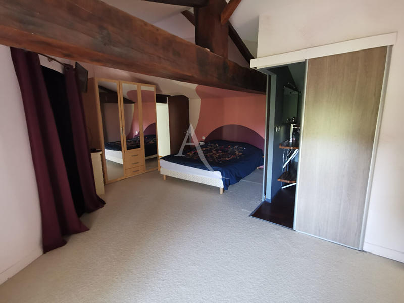 Maison - 373 m² - 11 pièces