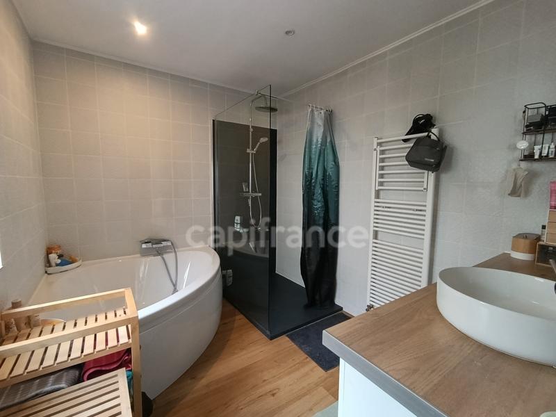 Maison - 137 m² - 6 pièces