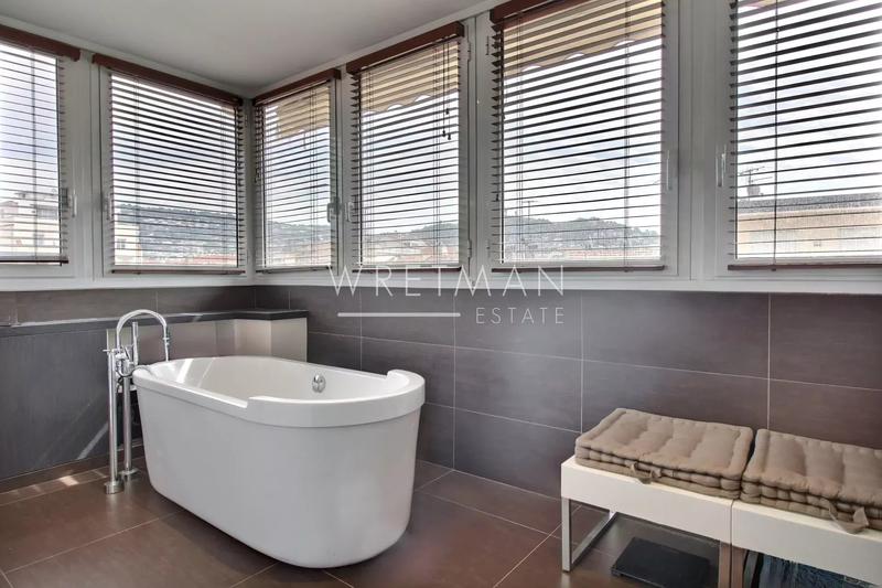 Appartement - 98 m² - 4 pièces