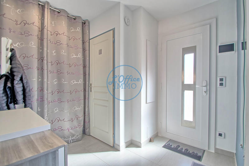 Maison traditionnelle - 97 m² - 4 pièces