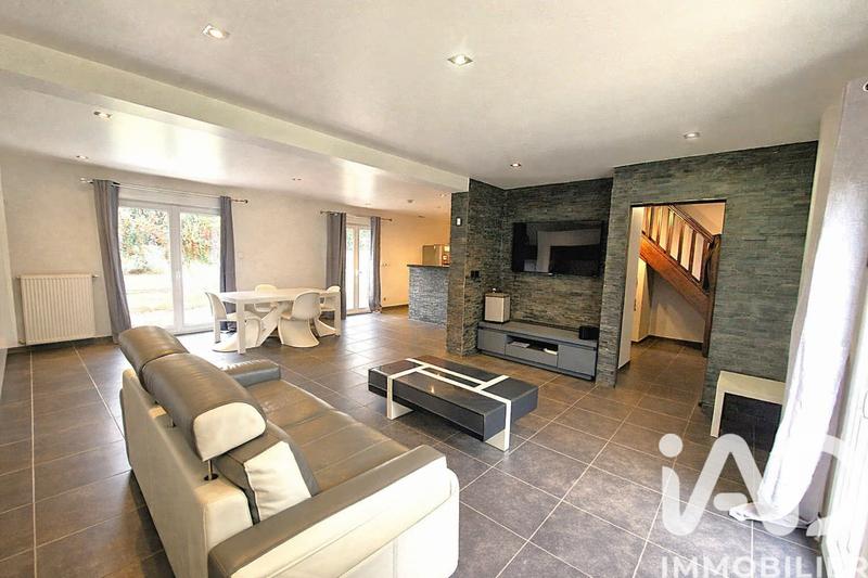 Maison - 160 m² - 8 pièces