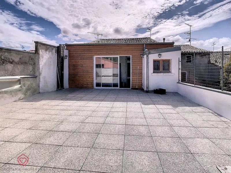 Appartement - 95 m² - 2 pièces